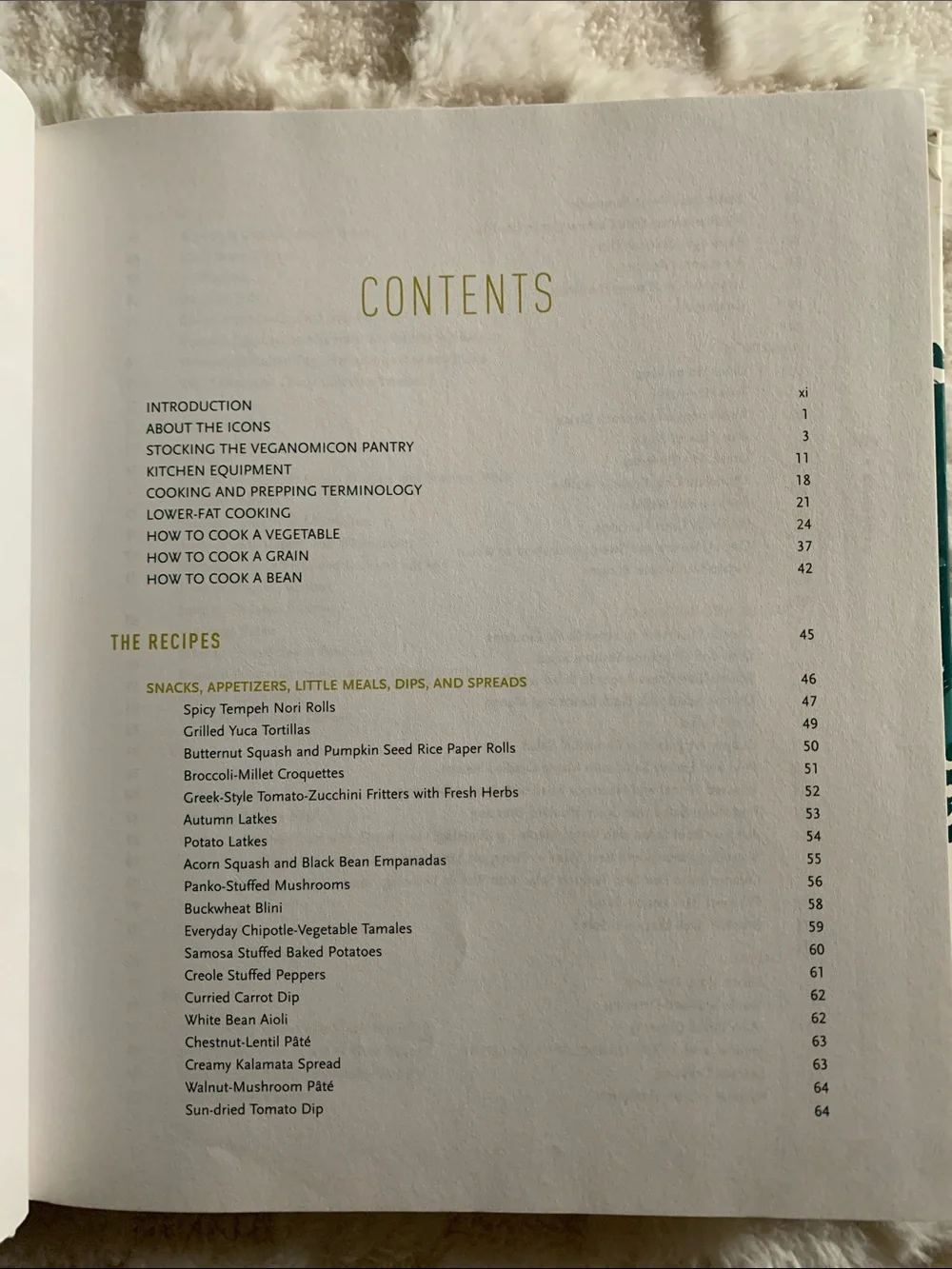 Veganomicon The Ultimate Vegan Cookbook, Isa Moskowitz Terry Romero, Hardback